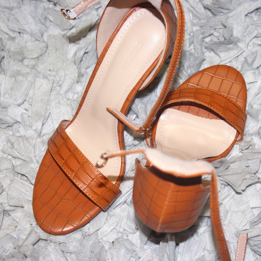 New Ankle Strap Heeled Sandals